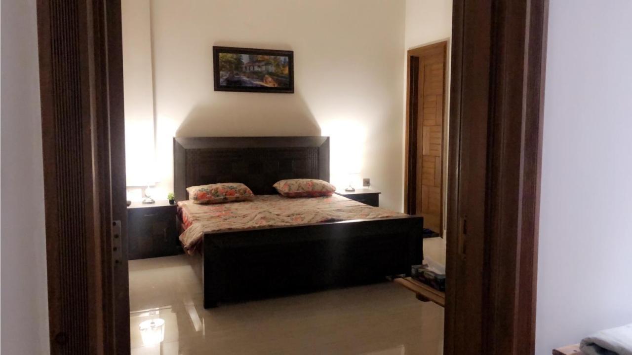 Fully Serviced Holiday Home Near Lyallpur Galleriaファイサラーバード エクステリア 写真